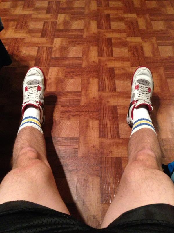 DTIsom's tweet image. Showing too much leg, whoopsie. But I can only be this slutty once a year #halloweenlogic