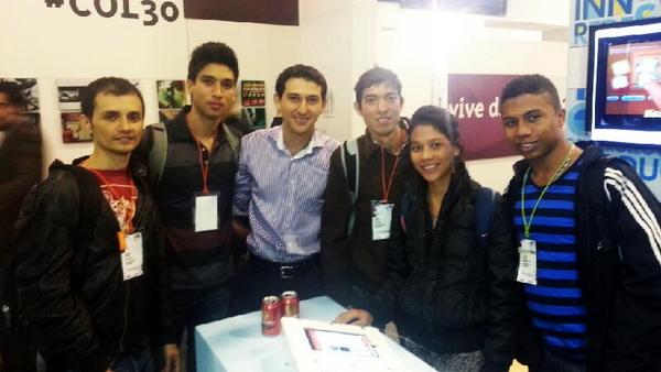 AppsCo's tweet photo. Barranquilla en #llevatuApp presente en @colombia.gracias por acompañarnos @udressme @washatv @sidtaseg @getbandco http://t.co/okLwRprI