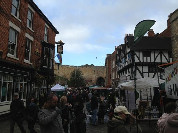 Lincoln Cathedral tweet media