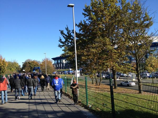 BartWiegerinck's tweet image. We zijn er prachtig weer en #bombenstimmung #s04 #gelsenkirchen #freundefurimmer #FCTwente