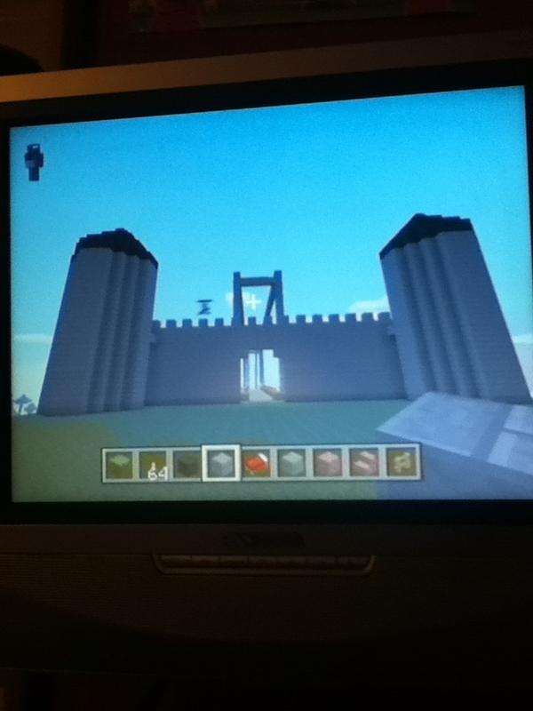 Matthew_HMT's tweet photo. Mine and Simons castle @SionLloydOwen #awesome http://t.co/RRbRI8cL