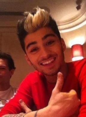 Zayn Malik shows off his new cropped blonde hair  BBC News