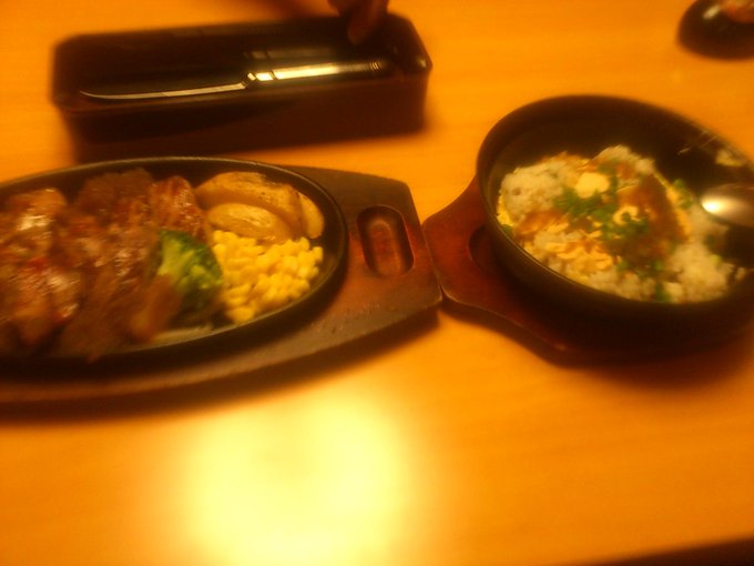 肉がたべたすぎる！ http://t.co/UFjLwln9