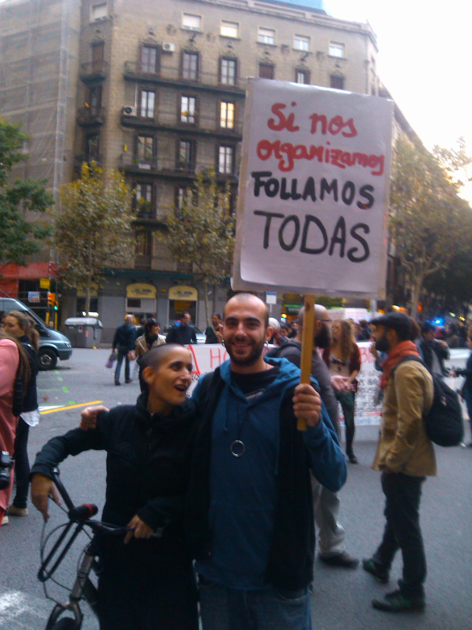 PoderPopular on X: Si nos organizamos, follamos todas. Lema #manitrans  Grande!! http:t.coQwt0O4zi  X