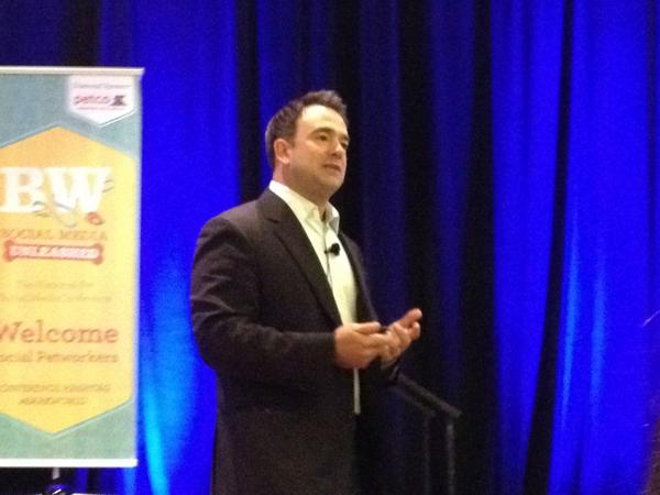 PetCareTweets's tweet image. 13-16 million pet lovers are actively using Twitter. Wow. @brentherd #BarkWorld #HashtagEvolution