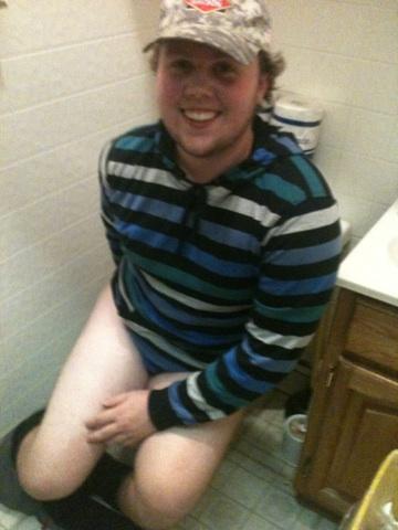 SeanyG36's tweet photo. Council shit #ShitTweet #boothman #CouncilCock http://t.co/GCaPe58Q