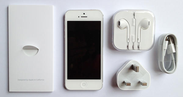 getiPhone5now's tweet image. This COULD be yours! RETWEET this Tweet &amp;amp; Follow @DopeOrFunny + Me!! More winners will be chosen on SUNDAY!!