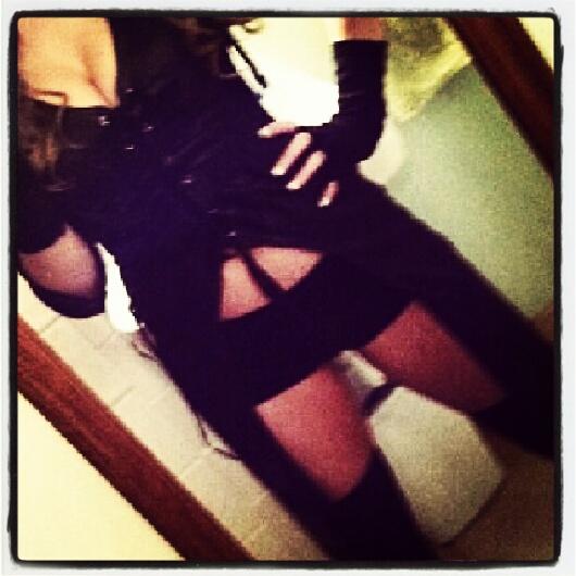 jennavanders's tweet photo. #halloween #costume #sweetpea #suckerpunch http://t.co/f5U6Pegk
