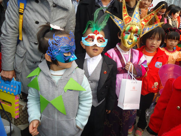 bhelle1986's tweet photo. trick or treat kids....=) http://t.co/2E6aMur5
