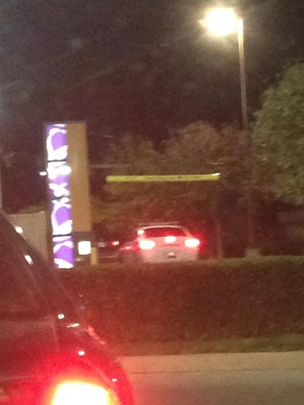 Even cops get the munches. #tacobell