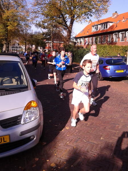 Metzelap's tweet image. Topprestatie geleverd op de 5km #heemstedeloop door mijn neefjes. Gefeliciteerd Maxim en Xavier!
