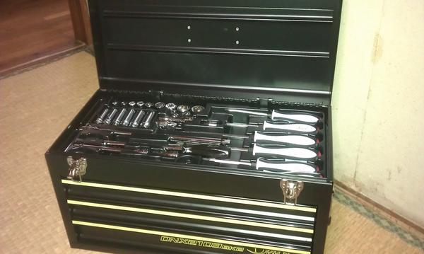 KAZElven's tweet photo. 先輩につれていってもらって工具セットを買いましたq(^-^q)
高いけどいいものだ(>.<)y-~ http://t.co/O1o5IkfJ