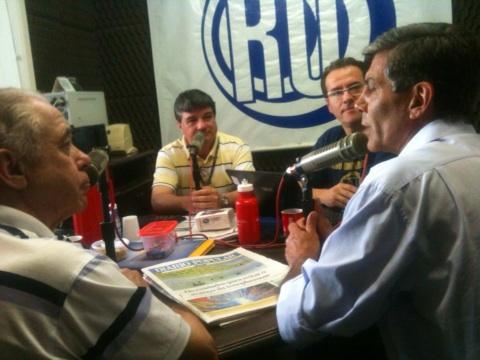 Marroni13's tweet photo. Marroni visita agora a Rádio Universidade e fala ao vivo sobre a eleição. http://t.co/IfW1ZsWS