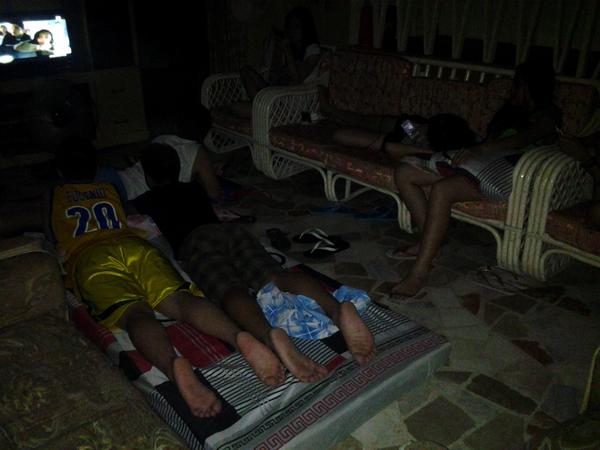 laramadel's tweet image. Over night w/ cuzzos. #EvacuationCenter