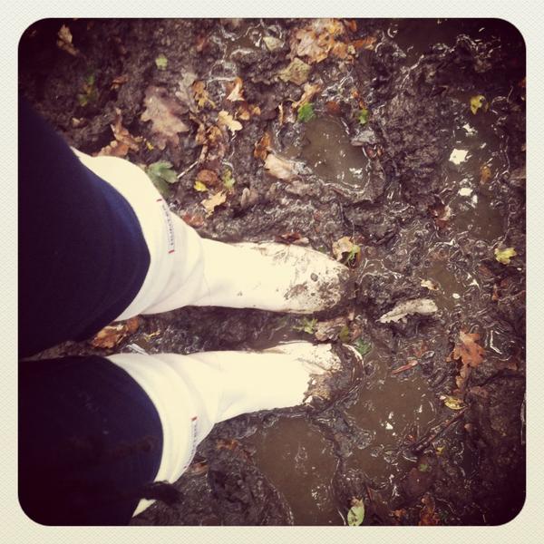 Lucy_Beard's tweet image. #afternoonwalk #puddlesplashing