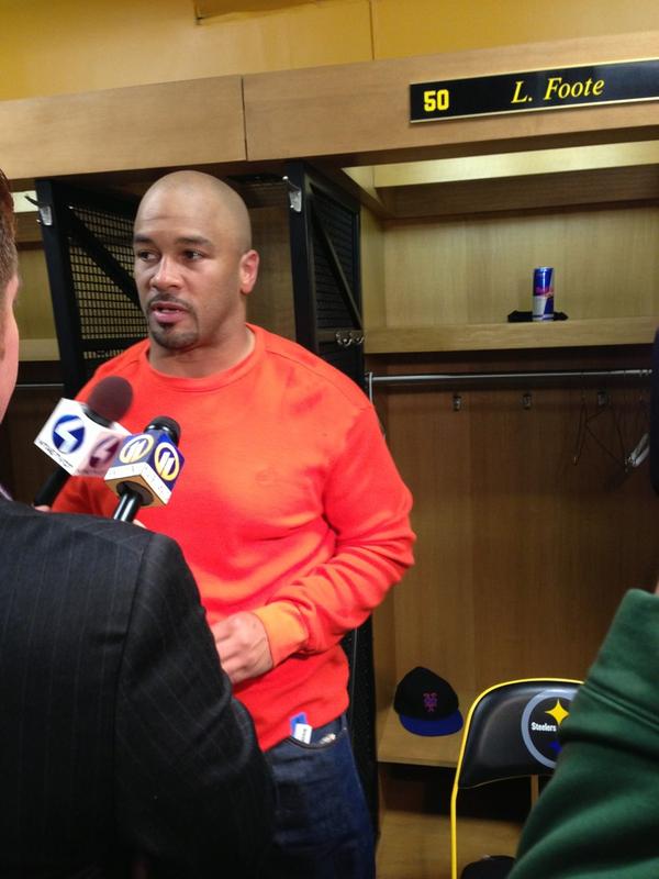 steelers's tweet photo. #SteelersPostgame in the locker room with @LarryFoote313 http://t.co/4Bad8Akv