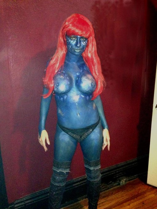 Ok guys, my Halloween costume is not Na'vi from Avatar, nor a smurf lol It is Mystique from X-Men :)<a href="/tag/beer"class="tags"><span>#beer</span></a><a href="/tag/nakedweather"class="tags"><span>#nakedweather</span></a>