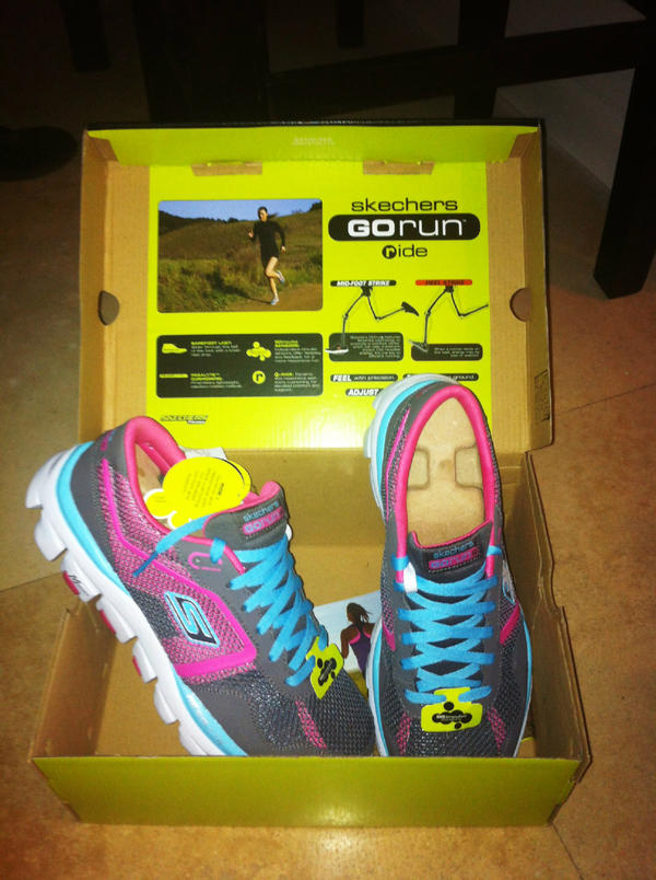 RunningTips101's tweet image. Thx @SKECHERSUSA! My #GOrun shoes arrived! The ones @runmeb used in his 4th-place Olympics finish. RunningTips101.com
