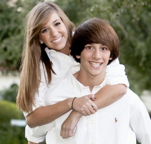 rbeverly15's tweet photo. I have the most beautiful sister ever @MeghanBeverly http://t.co/oPIaGpQ2