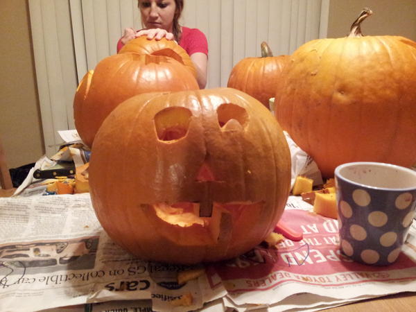 jonesaphore's tweet image. Guess who&apos;s terrible at carving pumpkins. #pumpkinproblems #mulledwine