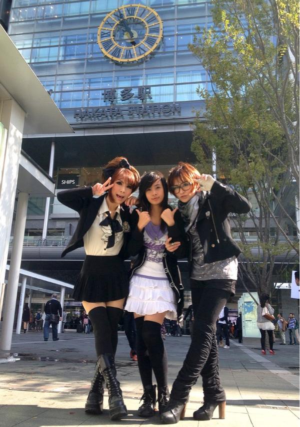 秋との子 ヌムちゃんとデート タイ在住のコスプレイヤー ヌムちゃんが短期留学で福岡に来てるんだすよー E お久しぶりだじぇ つーことで昨日はサイ ユッキー タカチカも一緒に福岡の街を観光案内して来たよ Http T Co Yp79cxlb