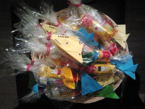 zo... een avondje druk mee geweest, maar nu heeft jente iig een leuke traktatie voor op de crèche :-)