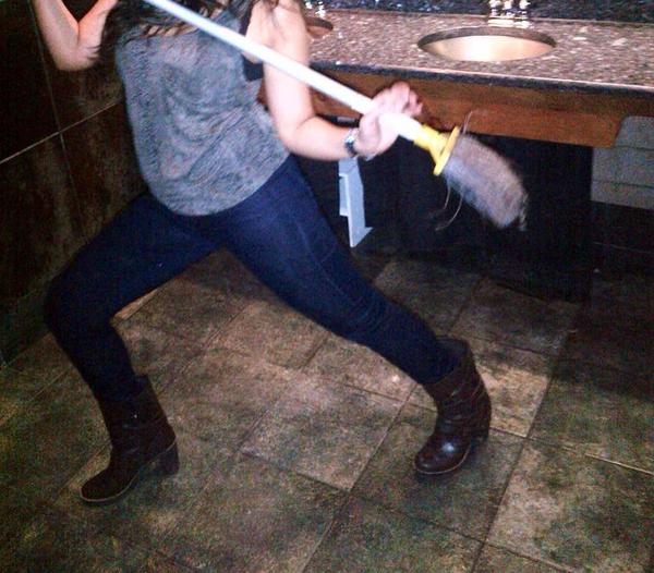 Maranda_Blues's tweet image. Time to clean up #workonwork @darcyarms #whoisshe?!?