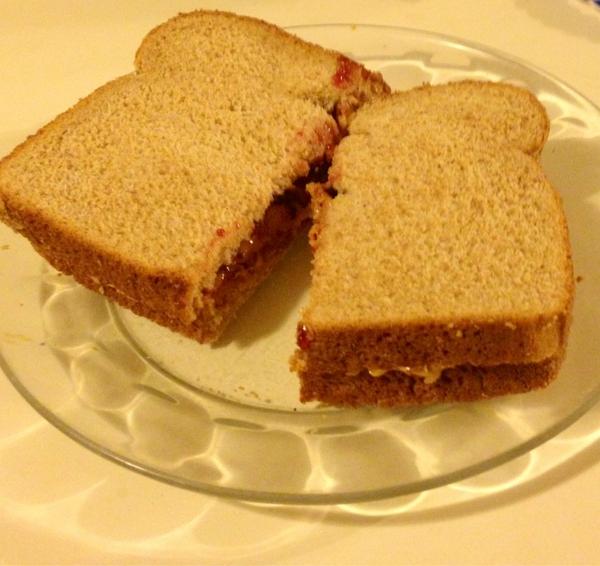 AKH0010's tweet image. Peanut Butter and Jelly sandwich... Cardboard.. Same thing. #brokekidproblems @DanielFarrar32