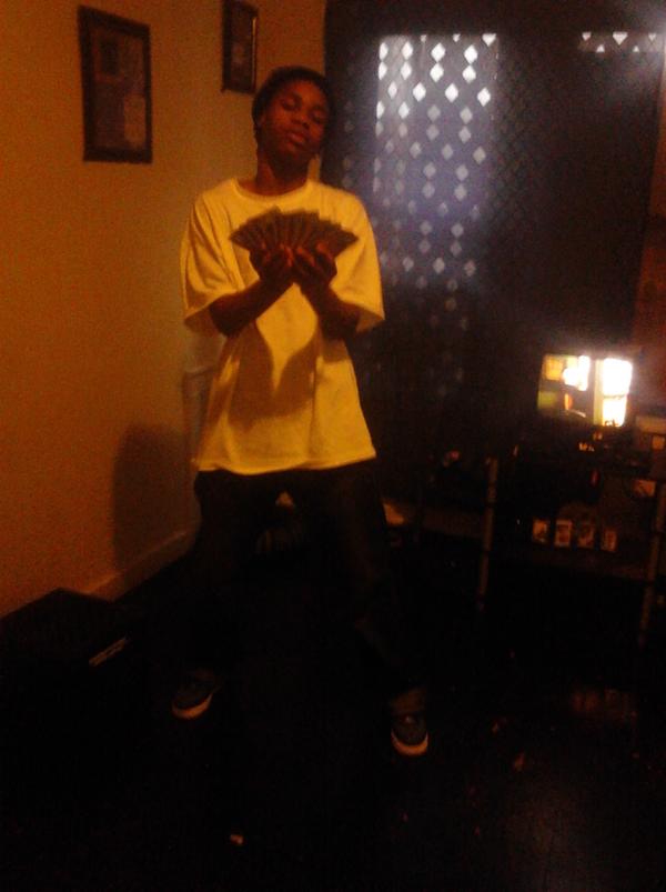 b_kingl's tweet photo. @1future 
smokin the dope :@ http://t.co/WWWx7pLp