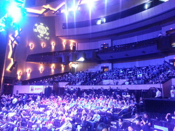 ShaunTheDealer's tweet image. "@ChangMatt: @ShaunTheDealer #watdahell take a shot of Crown real quick LOL"