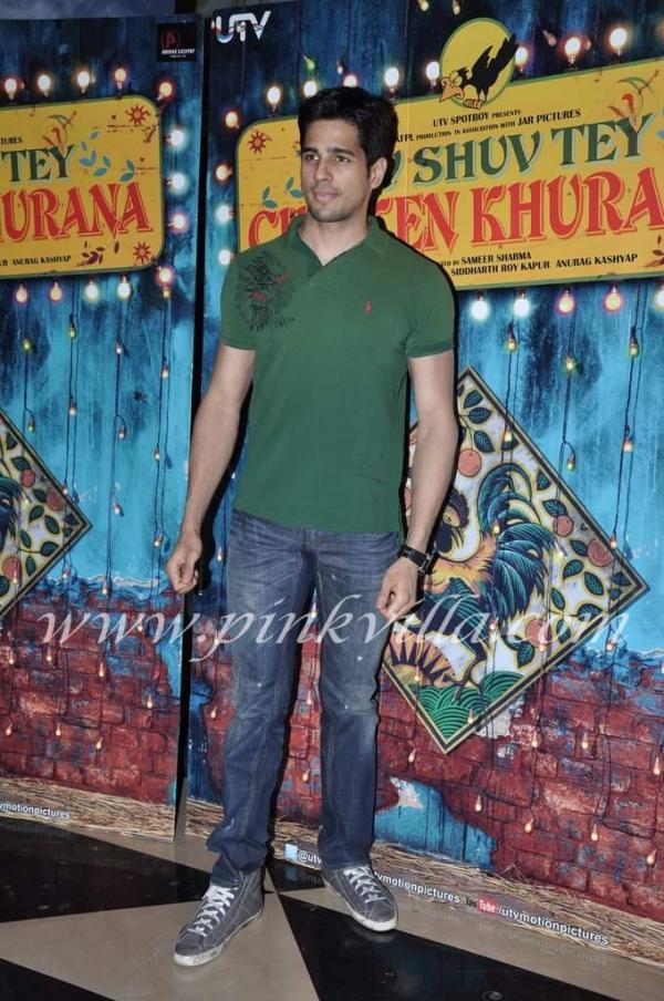 SidharthFanClub's tweet photo. Photo: Sidharth at the premiere of Luv Shuv Tey Chicken Khurana [1/2] http://t.co/g3cdp5aR