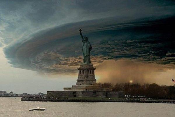 Schulteca's tweet photo. Hurricane sandy: http://t.co/4JVb1ioZ
