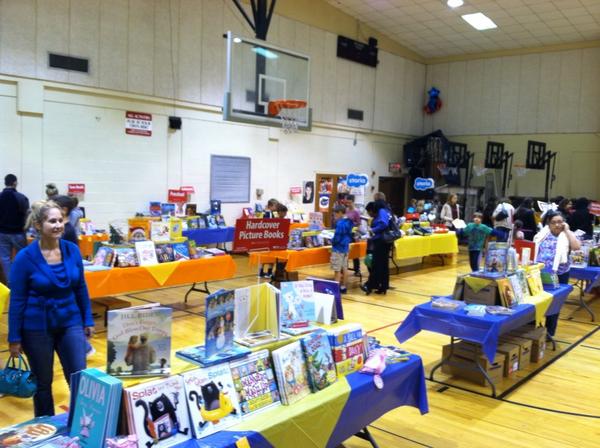 KevinGoza's tweet image. #TrinityChristianSchool #TBCApopka Parent Teacher night Book Fair!