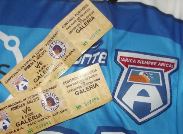 ChoqueRodriguez's tweet photo. Con las entradas listas para el triunfo del domingo! Vamos SM!!!! http://t.co/hArWHSKv