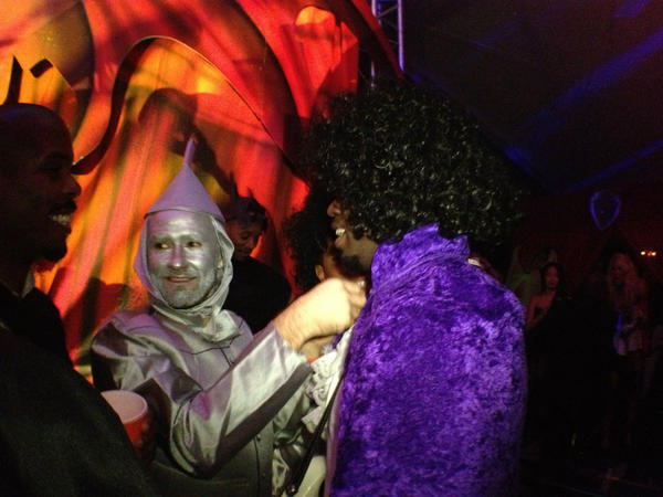 ContentExchange's tweet photo. The @smartphocus Accent for #iPhones was a big help at the #Playboy Mansion #Halloween #Party! Even Diddy wanted 1! http://t.co/Ob41VQrR