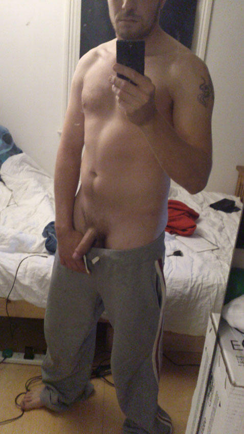 cheshtweet's tweet photo. quickie before bed... http://t.co/pCHo1rTy