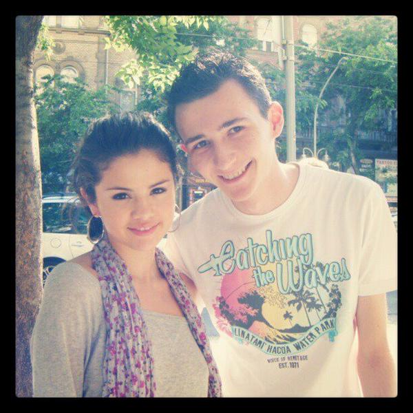 Selena y un fan Hoy :D