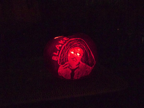 MonroeRamsey's tweet photo. Hey @UncleBlazer I made you into a pumpkin http://t.co/qdnyhqXJ