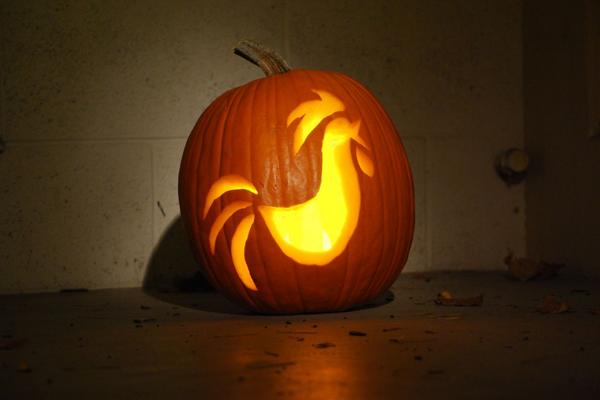 ahellewell's tweet photo. This year's pumpkin: A tribute to my friend Cornelius Rooster. #Kellogg's #cornflakes #Halloween http://t.co/ZeNoGW20