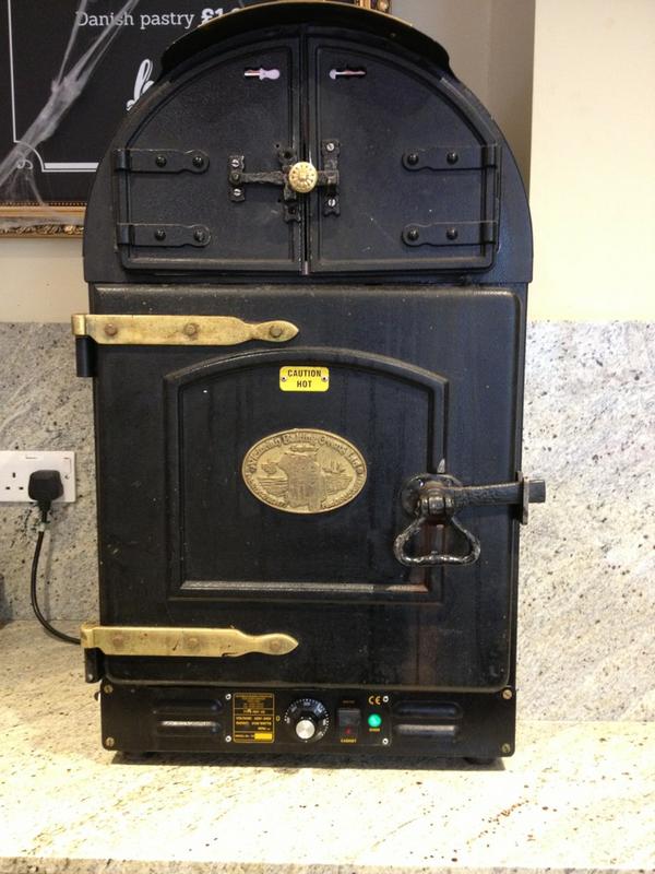 BikosCafe's tweet photo. Very excited here at Biko's with our new potato oven! It's 3 times as big so there's space for loads more tasty spuds! http://t.co/Bt8NIDzT