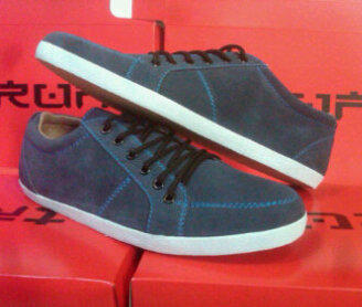 Spatu turf ready 40-44. IDR 180K. Mau? CP 081916241161