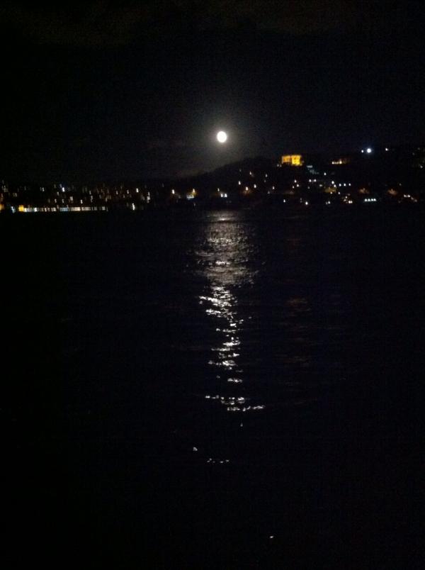 deryaal's tweet photo. Dolunay http://t.co/x9NonYmZ