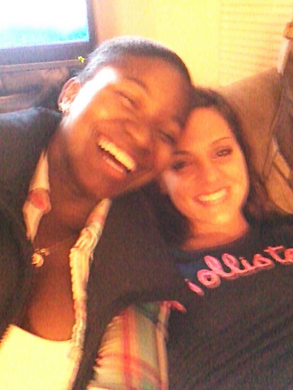 aprilsveryown__'s tweet image. me &amp;amp; Shelley #OnOurLevel #FuckedddUp ^_^