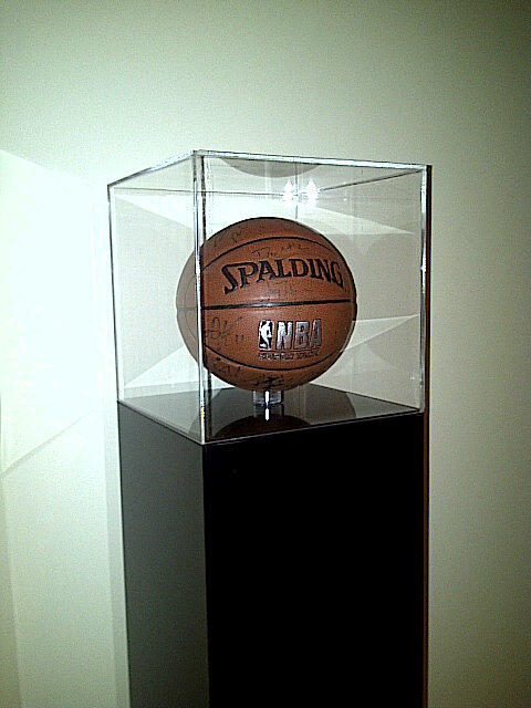 AcrylicbyDesign's tweet photo. Do you require custom cases to showcase your prized Sports memorabilia? http://t.co/vAngWH3c http://t.co/eN32wvpl