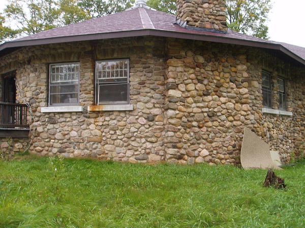 Ianbrucelovell's tweet photo. We are mobilizing to Bigwin Island on Lake of Bays in Muskoka tomorrow to renovate the Tea House built in 1929 http://t.co/hHJcY29c
