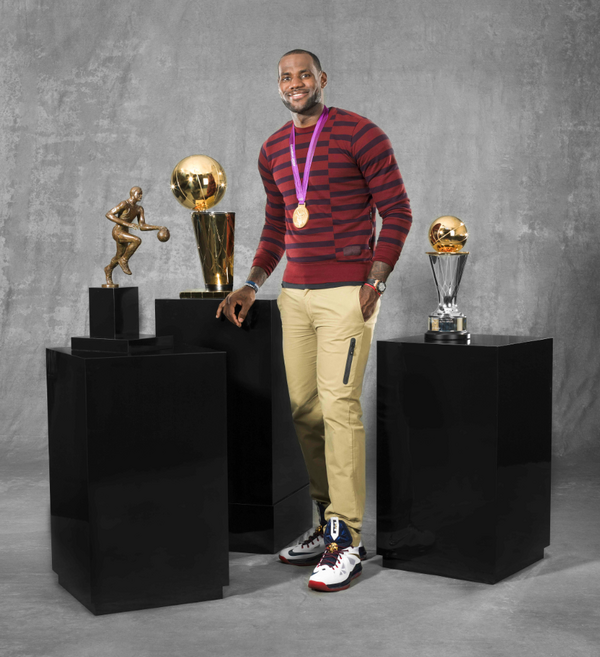 BleacherReport's tweet photo. Last year was a pretty good year for LeBron James http://t.co/AC02tPwe