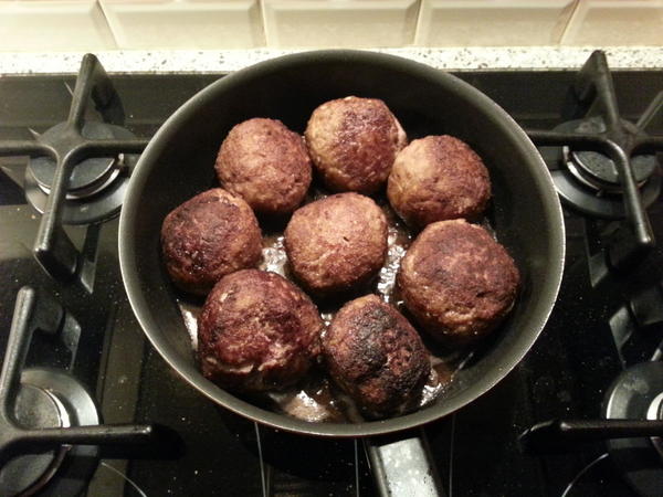 MBonsing's tweet image. Morgen weer gehaktballen!