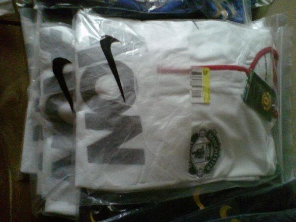 @KoreVhyank Ready Stock Jersey MU Away Grade Ori Rp.135k-CP : 0881 131 2912 / pin by sms-(Ada diskon buat follower)