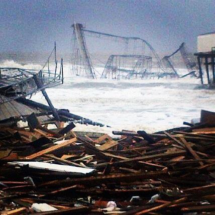 ErinQuinn11's tweet image. That hurts my rollercoaster-loving soul. #Ouch "@KristyKowal: Seaside heights roller coaster :( #sandyaftermath http://t.co/2nl3OYUY"