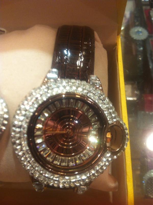 للبيع ساعات نسائية